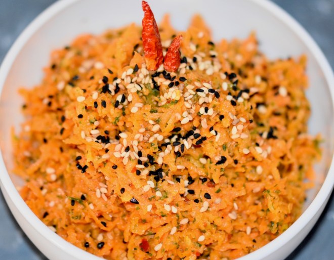 orientalischer Karottensalat - Karottensalat - Rezept - einfach - schnell - Dressing - gesund - Sesam - roh - vegan - glutenfrei - sojafrei - Clean Eating - Salat - Karotten - Mezze