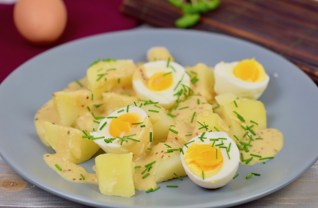 schnelle Senfeier mit Kartoffeln - Senfeier - Sauce - Senfsauce - schnell - einfach - mit Kartoffeln - Rezept - milchfrei - glutenfrei - ohne Mehl - Anleitung für das perfekte Ei - Eier kochen - Garzeit Eier - Eier im Topf kochen