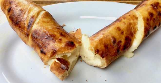 Chatschapuri - gefüllte Fladenbrote aus Georgien ein Überblick - georgische Chatschapuri - georgisches Fadenbrot - Khachapuri - Georgien - georgische Küche - Fladenbrot - Georgien kulinarisch - Spezialitäten aus Georgien - essen