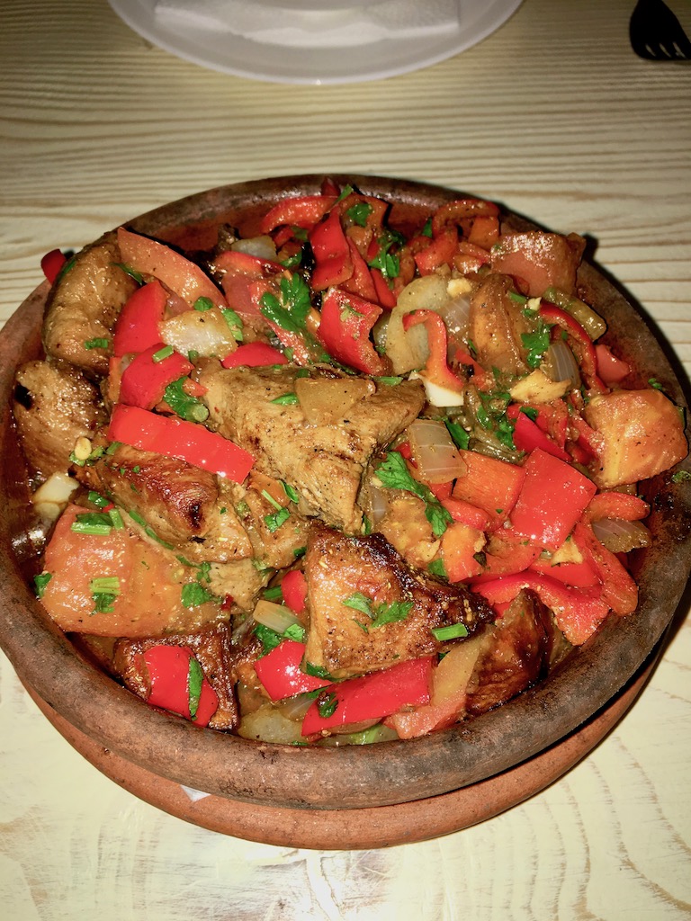 georgische Küche - Georgien - Supra - Georgien kulinarisch - Khinkali - Khatchapuri - georgisches Essen - essen und trinken - Gerichte - Speisen - georgische Spezialitäten - reisen in Georgien - Infos - Überblick - Foodie - Urlaub