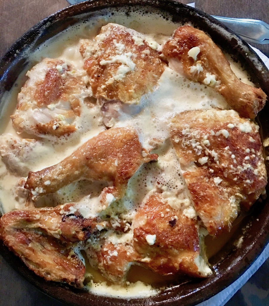 georgische Küche - Georgien - Supra - Georgien kulinarisch - Khinkali - Khatchapuri - georgisches Essen - essen und trinken - Gerichte - Speisen - georgische Spezialitäten - reisen in Georgien - Infos - Überblick - Foodie - Urlaub