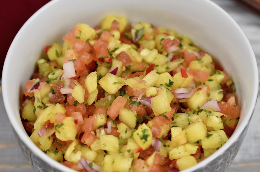 Burritos mit Pulled Pork und Ananas-Salsa - Burritos - Rezept - Pulled Pork - Ananas-Salsa - glutenfrei - mexikanisch - Wrap - Pulled Pork Gerichte - Fingerfood - Tex Mex - Slowcooker - Ofen