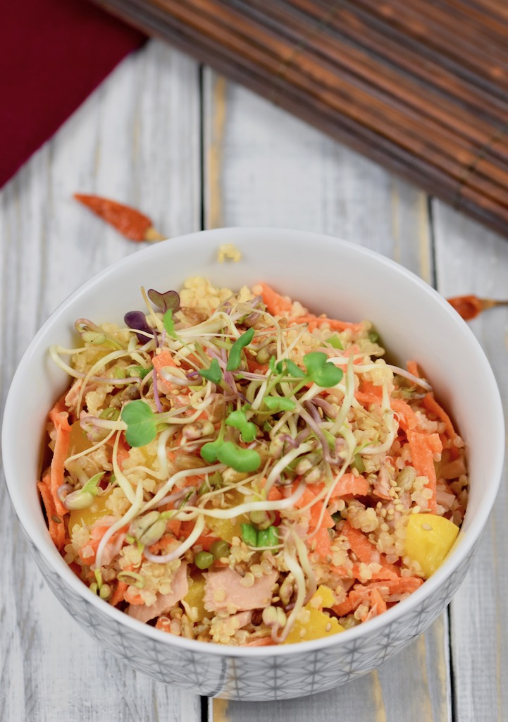 Quinoa-Bowl mit asiatischem Dressing - Quinoa-Bowl - Bowl - Quinoa - Dressing - asiatisch - Buddha-Bowl - Salat - Rezept - glutenfrei - vegan - gesund - einfach - Meal Prep - schnell