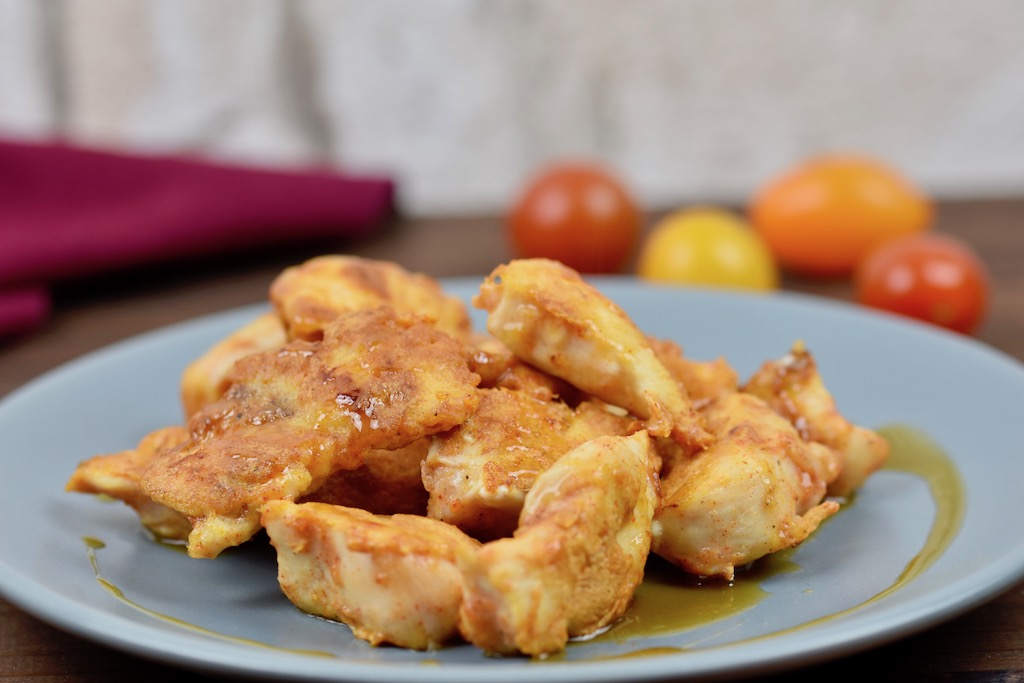 knusprige Hähnchen-Tapas mit Honig-Senf-Sauce - Hähnchen-Tapas - Tapas - Geflügel - warme Tapas - Rezept - glutenfrei - spanische Tapas - einfach - schnell - Huhn - Snacks - Party