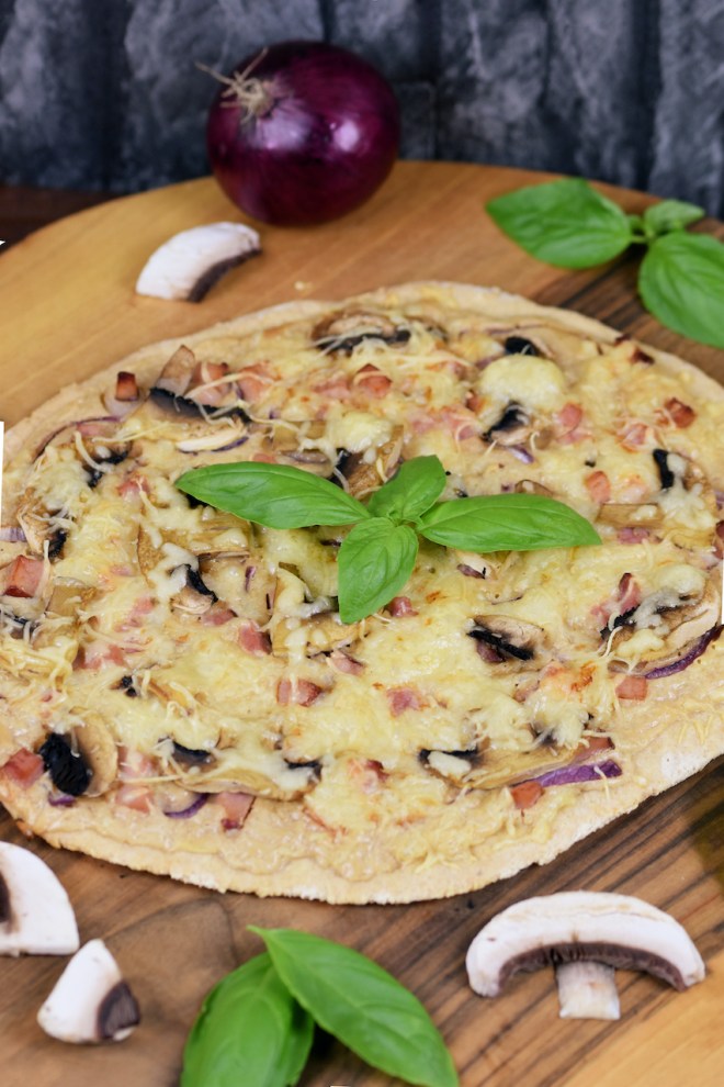 Veganer Flammkuchen mit Pilzen – Zimt &amp; Chili | Zimt &amp; Chili