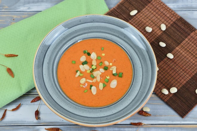 Cremige Paprikasuppe mit Kräutern – Zimt &&nbsp;Chili