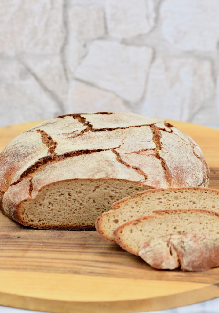 knuspriges Roggenbrot backen - Rezepte - backen - Brot backen - Sauerteigbrot - Roggenbrot mit Sauerteig - reines Roggenbrot - mit Hefe - ohne Hefe - mit Trockenhefe - gesund - saftiges - Kastenform
