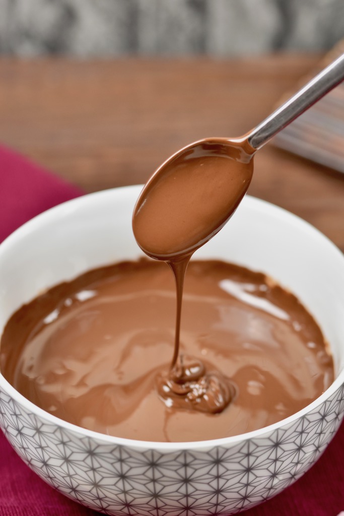 Schokolade temperieren - Schokolade schmelzen - Wasserbad - Temperatur - ohne Klumpen - für Glasur - Glanz - knackiger Bruch - zarter Schmelz - Schokolade