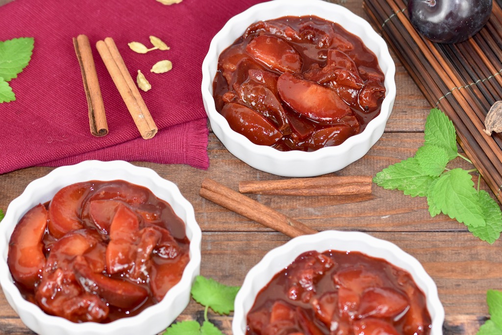 Zimtpflaumen - Rezept - Rotwein - Traubensaft - aus frischen Pflaumen - ohne Alkohol - Dessert - einfach - Pflaumenkompott - schnell - selber machen