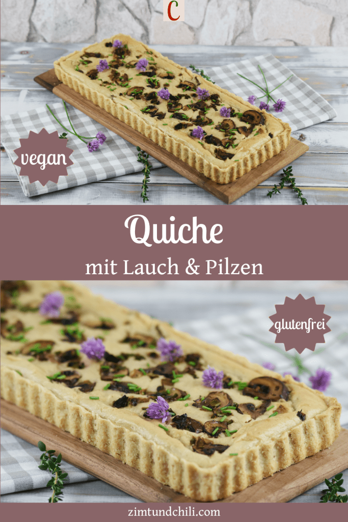 Längliche Quiche mit Lauch in Pilzen, garniert mit Schnittlauchblüten. Hintergrund hell. Beschrifteter Pin mit zwei Fotos.