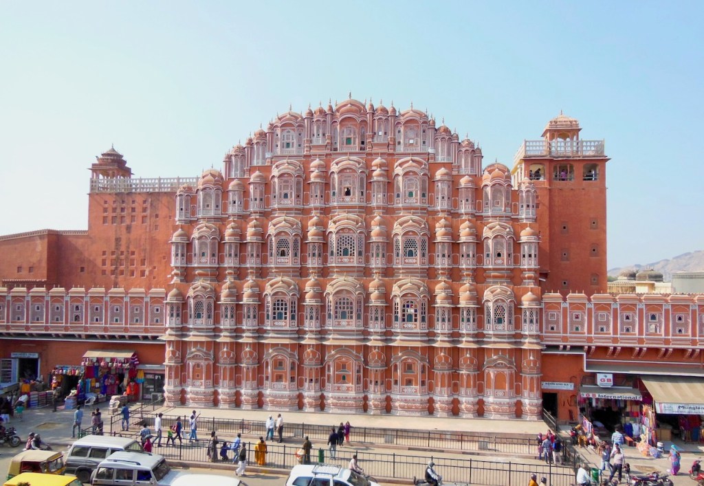 rote Front vom Palast der Winde in Jaipur - Indien