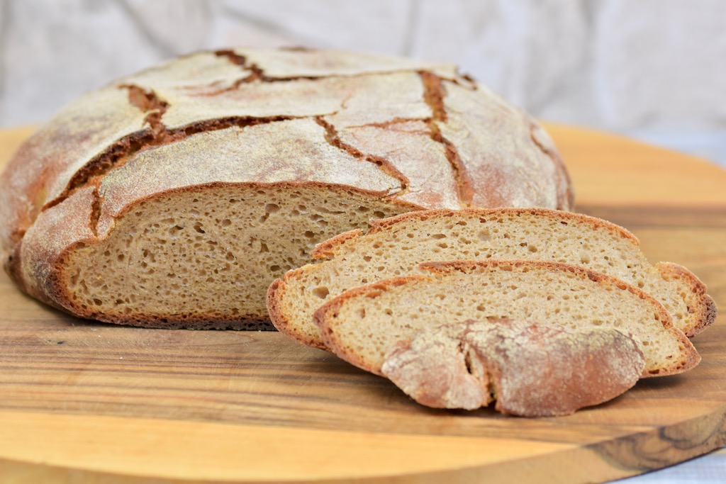 Knuspriges Roggenbrot backen – Rezept mit Sauerteig | Zimt & Chili Knuspriges Roggenbrot backen – Rezept mit Sauerteig | Zimt & Chili