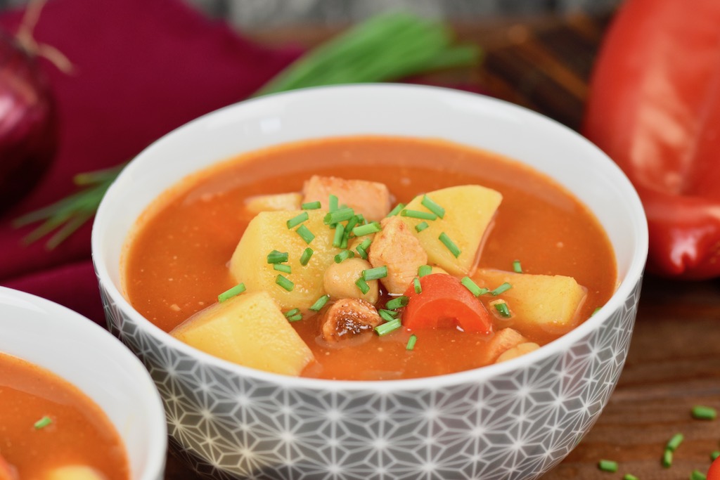 Hispano-Serbischer-Eintopf - Serbischer Eintopf - Bohnen - serbischer Bohneneintopf - Rezept - glutenfrei - Kichererbsen - Eintopf - Suppe - spanischer Eintopf - One Pot - einfach