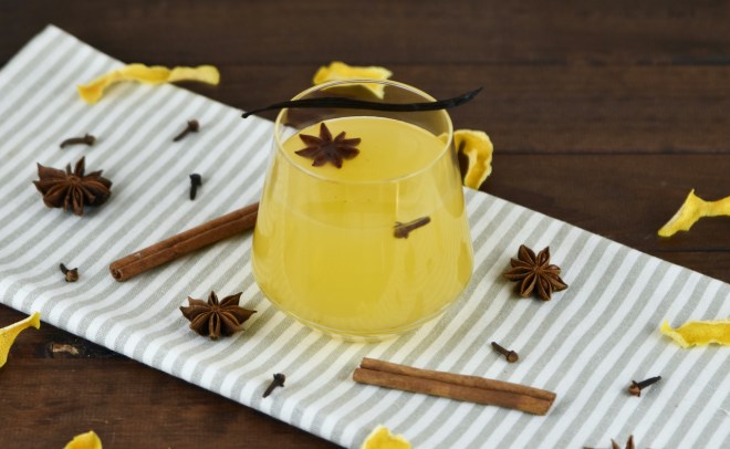 Weißer Glühwein mit Vanille und Orange – Zimt &&nbsp;Chili