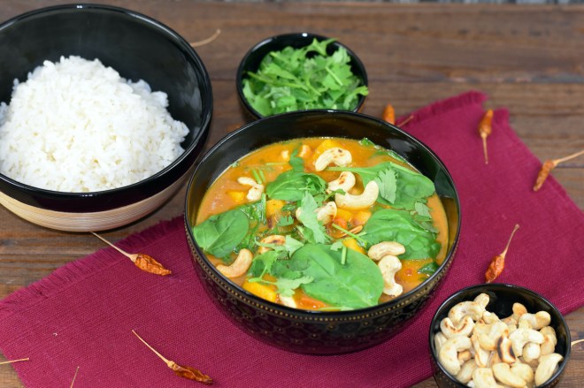 Kürbis-Curry mit Kokosmilch, Kichererbsen und&nbsp;Spinat