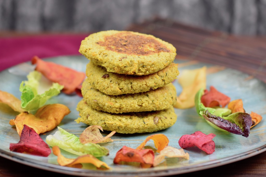 Burger - Quinoa-Burger - Quinoa-Bratlinge - Quinoa - Rezept - vegan - glutenfrei - gesund - Burgersauce - Ideen - einfach