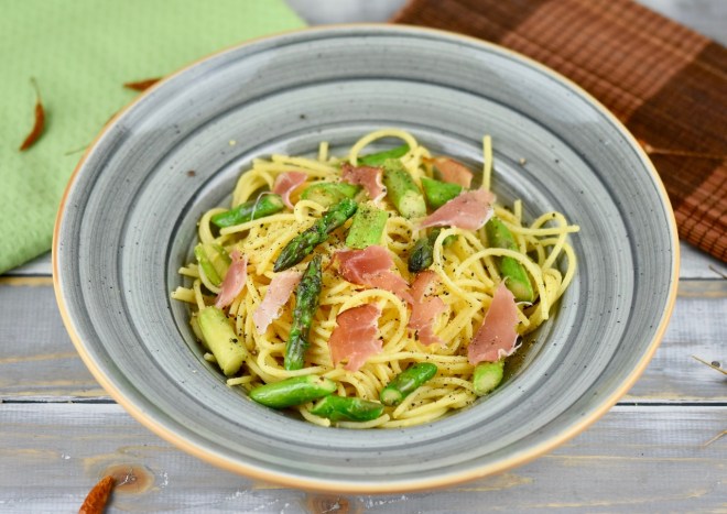 Orangen-Nudeln mit grünem Spargel – ein schnelles&nbsp;Rezept