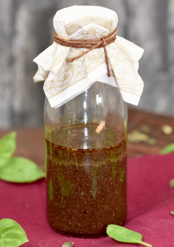 nussiges Dressing mit Kürbiskernöl - Salatdressing - Rezept - Senf - einfach - für Feldsalat - schnell - für Blattsalate - Vinaigrette - für Rucola