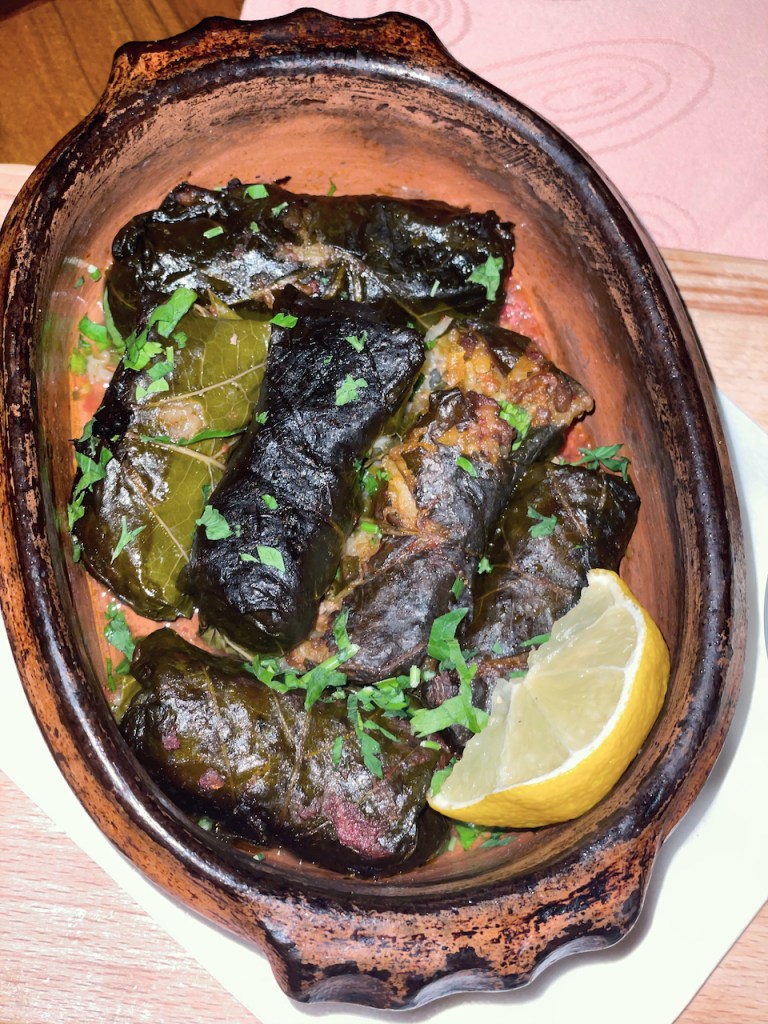 Essen und Trinken in Mazedonien - Sarma mit Weinblättern