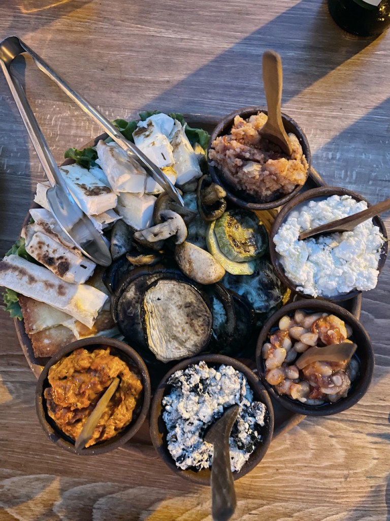 Essen und Trinken in Mazedonien - Makalo - verschiedene Dips