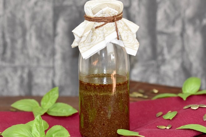 nussiges Dressing mit Kürbiskernöl - Salatdressing - Rezept - Senf - einfach - für Feldsalat - schnell - für Blattsalate - Vinaigrette - für Rucola