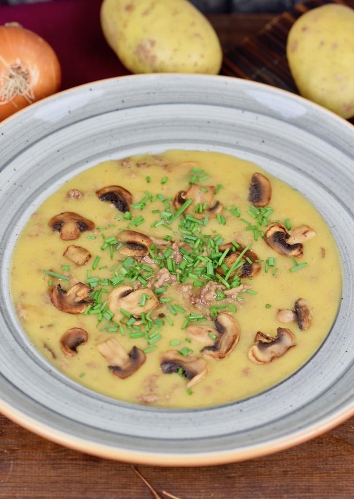 cremige Kartoffelsuppe mit Hackfleisch und Pilzen - Kartoffelsuppe - cremige Kartoffelsuppe - Rezept - püriert - einfach - deftig - schnelle - Suppe
