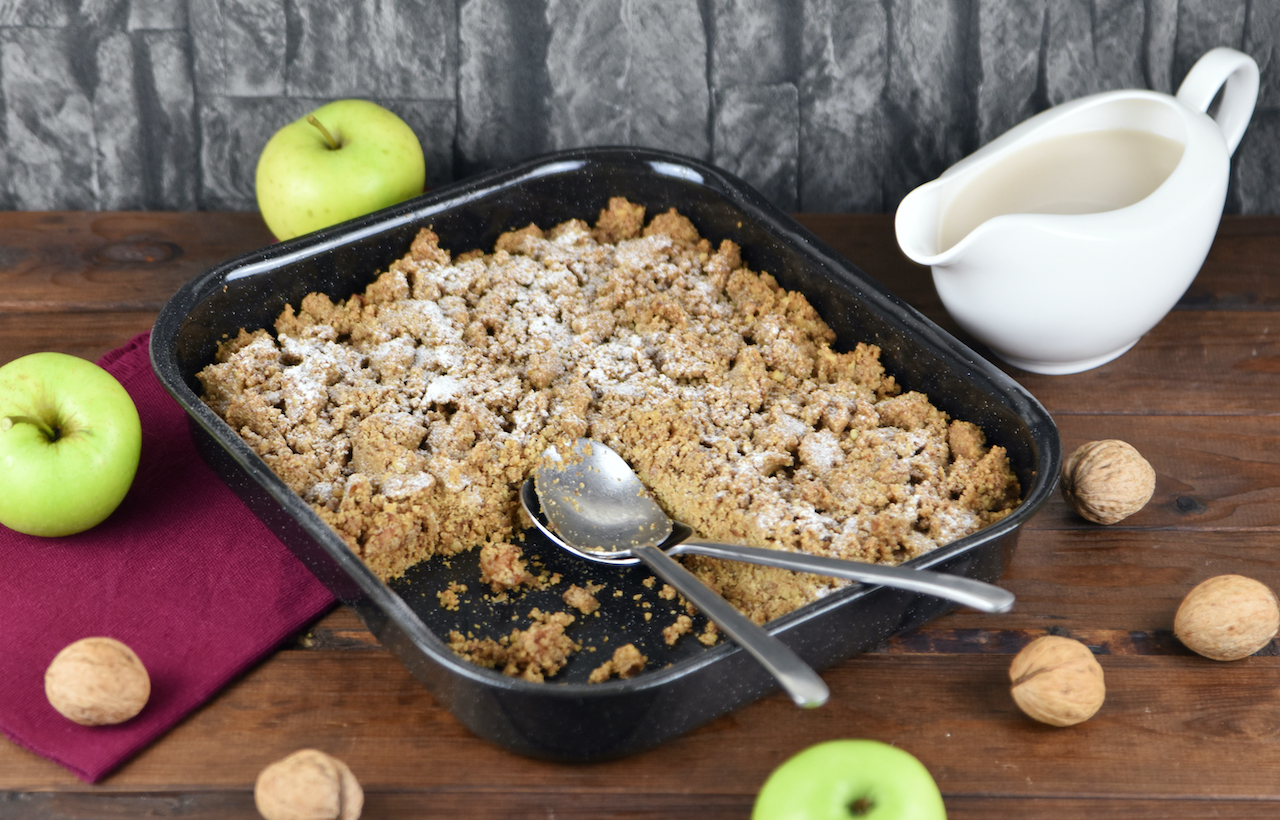 Apple Crumble mit Walnüssen und Haferflocken – Zimt & Chili | Zimt & Chili Apple Crumble mit Walnüssen und Haferflocken – Zimt & Chili | Zimt & Chili