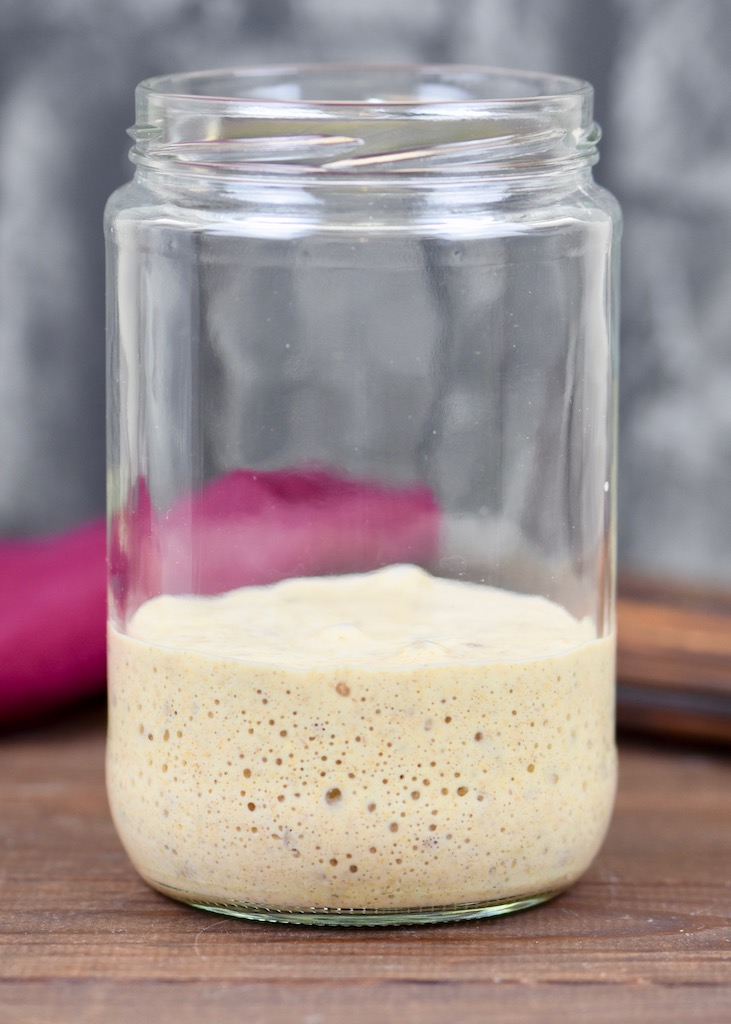 Sauerteig ansetzen - Tipps rund um Sauerteig - Sauerteig - Rezept - Roggenmehl - Brot - backen - Roggensauerteig - Sauerteigbrot - Anstellgut - Sauerteigansatz