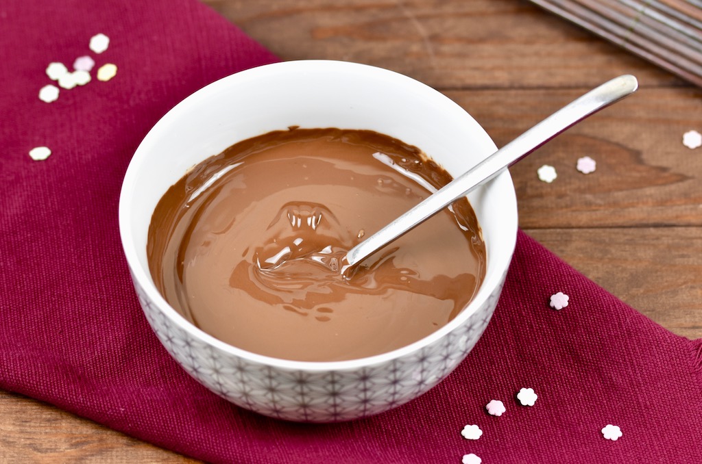 Schokolade temperieren - Schokolade schmelzen - Wasserbad - Temperatur - ohne Klumpen - für Glasur - Glanz - knackiger Bruch - zarter Schmelz - Schokolade