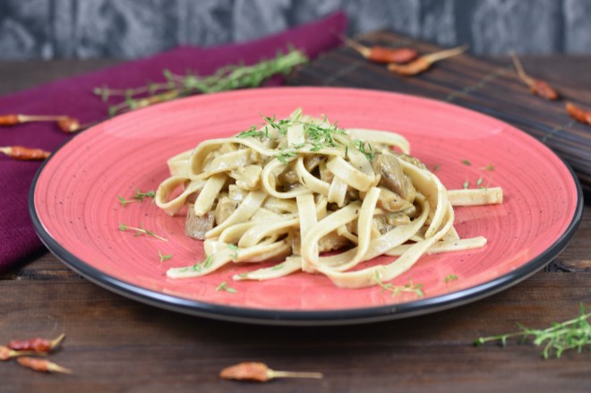 Tagliatelle in cremiger Steinpilzsauce – Zimt &&nbsp;Chili