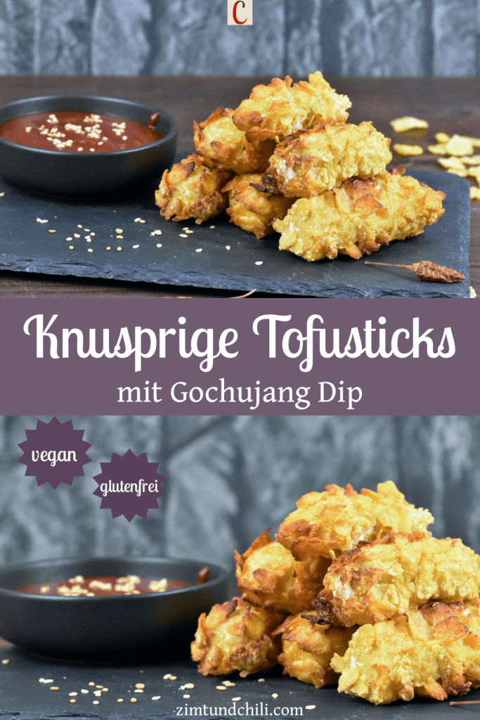 Knusprige Tofusticks mit Gochujang-Dip auf Schieferplatte. Beschrifteter Pin mit 2 Fotos.
