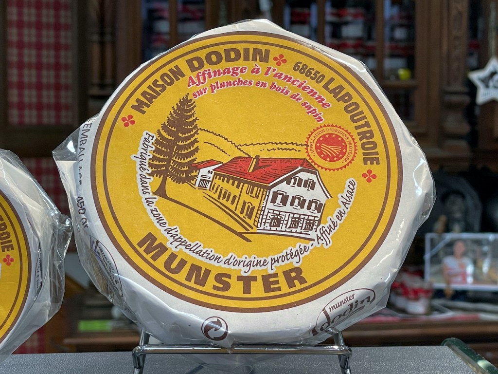 Spezialitäten im Elsass - Müsterkäse noch verpackt