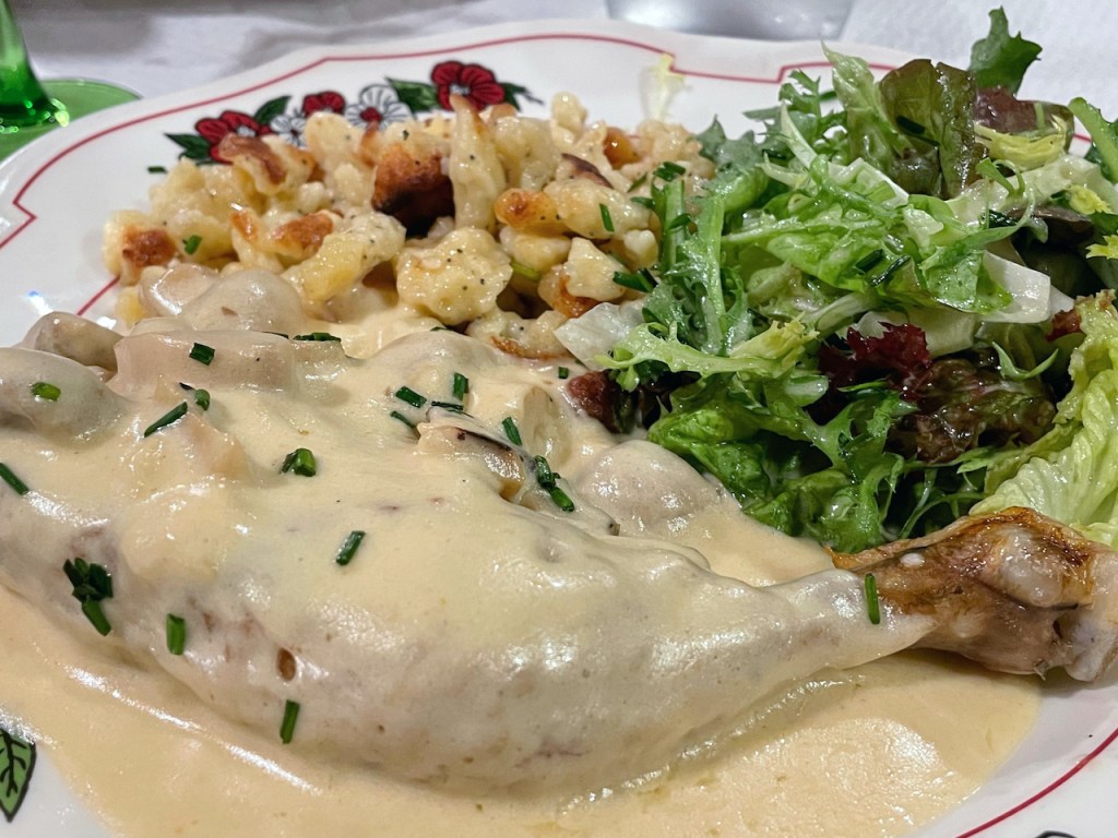 Spezialitäten im Elsass - Coq au Riesling