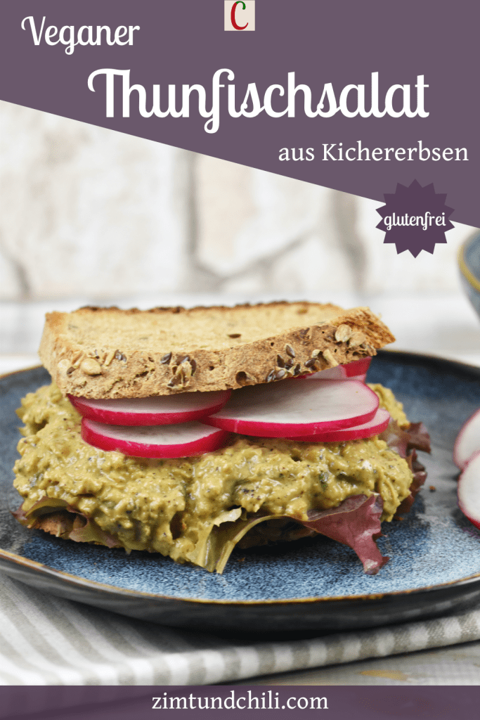 Veganer Thunfischsalat aus Kichererbsen auf einem Sandwich mit Radieschen - Pin